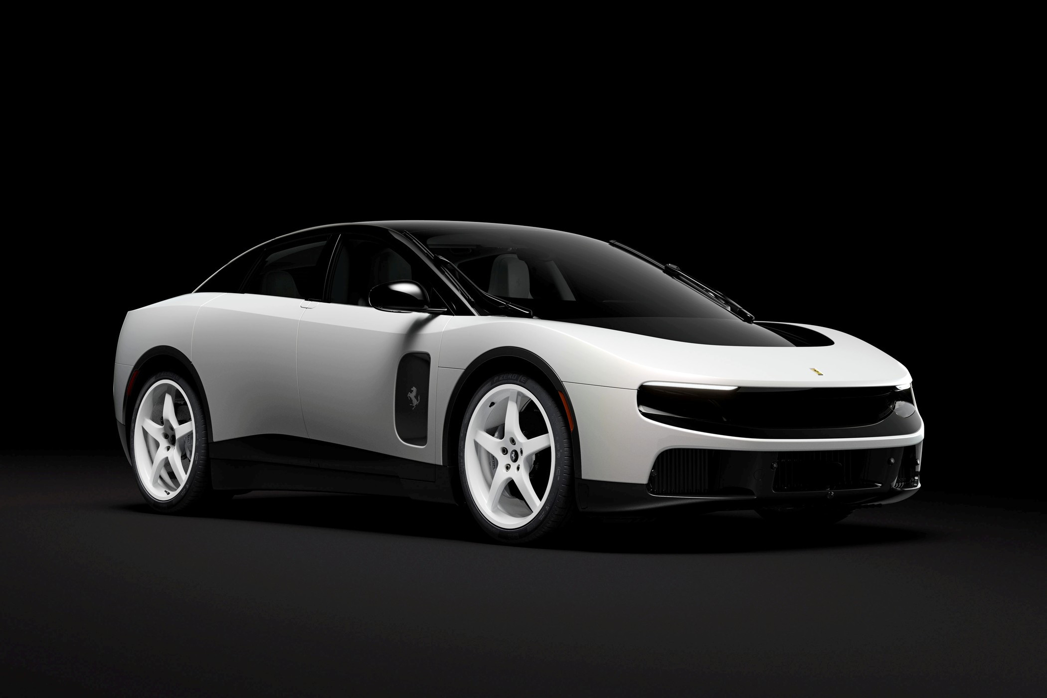Весь в белом и за миллион: «нулевой» Ferrari Luce продадут на аукционе