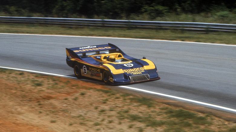 The No. 6 Porsche 917/30 being driven by Mark Donohue in 1973