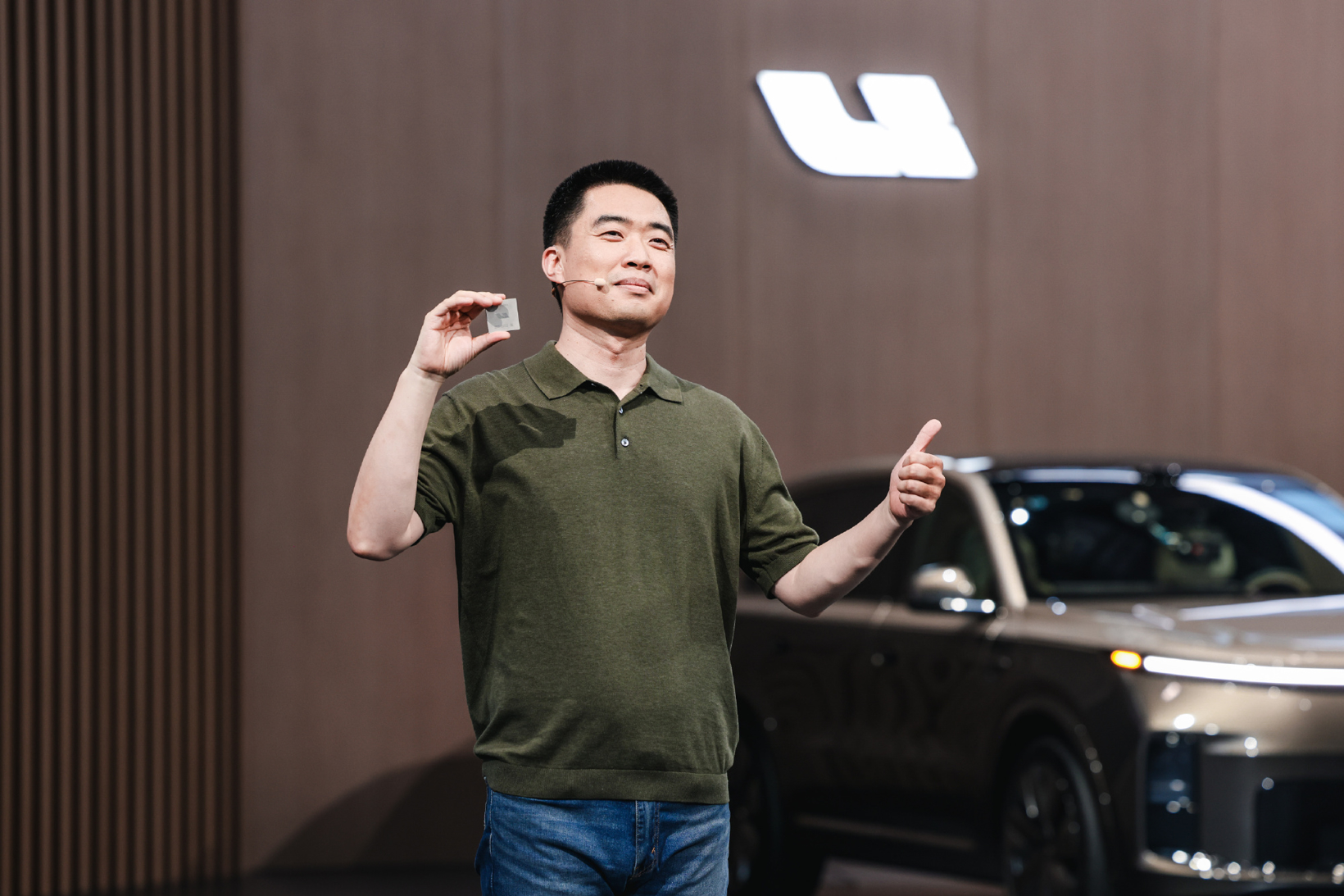 Is there a chasm behind Li Xiang as he talks about AI?