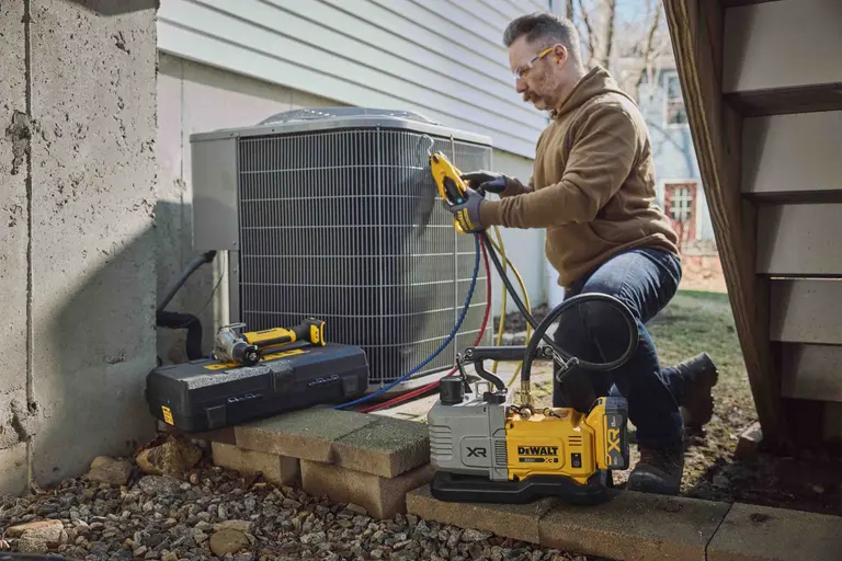 DeWalt garden tools and vacuum pump launch