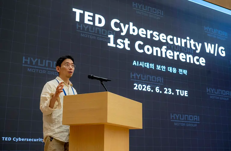 Yang Ki-chang, Executive Director and Head of Hyundai Motor and Kia's Integrated Security Centre, explaining the TED Cybersecurity Working Group