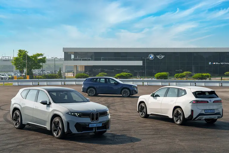 BMW iX3