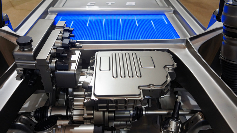 A closer look at BYD's "Cell-to-Body" blade battery and mechanics on display