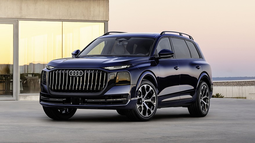 На фото: флагманский кроссовер Audi Q9
