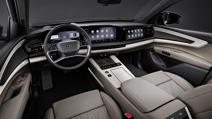 На фото: салон Audi Q9