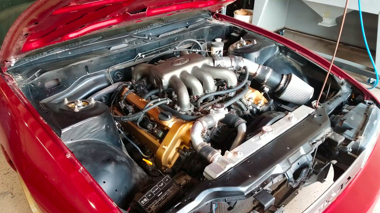 Under hood shot of a Nissan VH45DE V8.