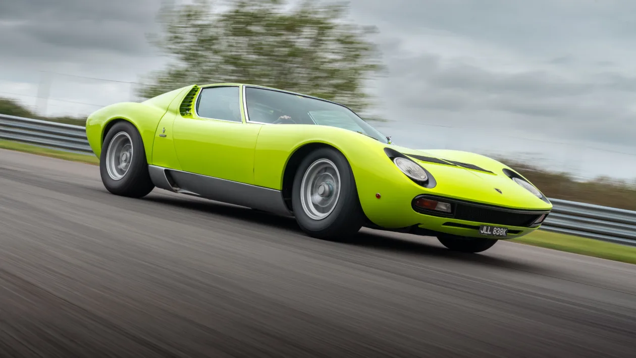 Lamborghini Miura front