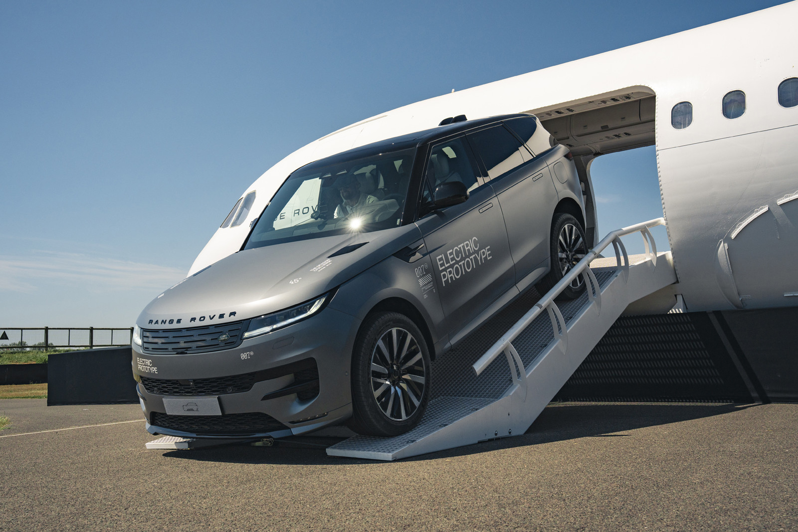Внедорожник Range Rover Sport Electric готовится к скорому дебюту