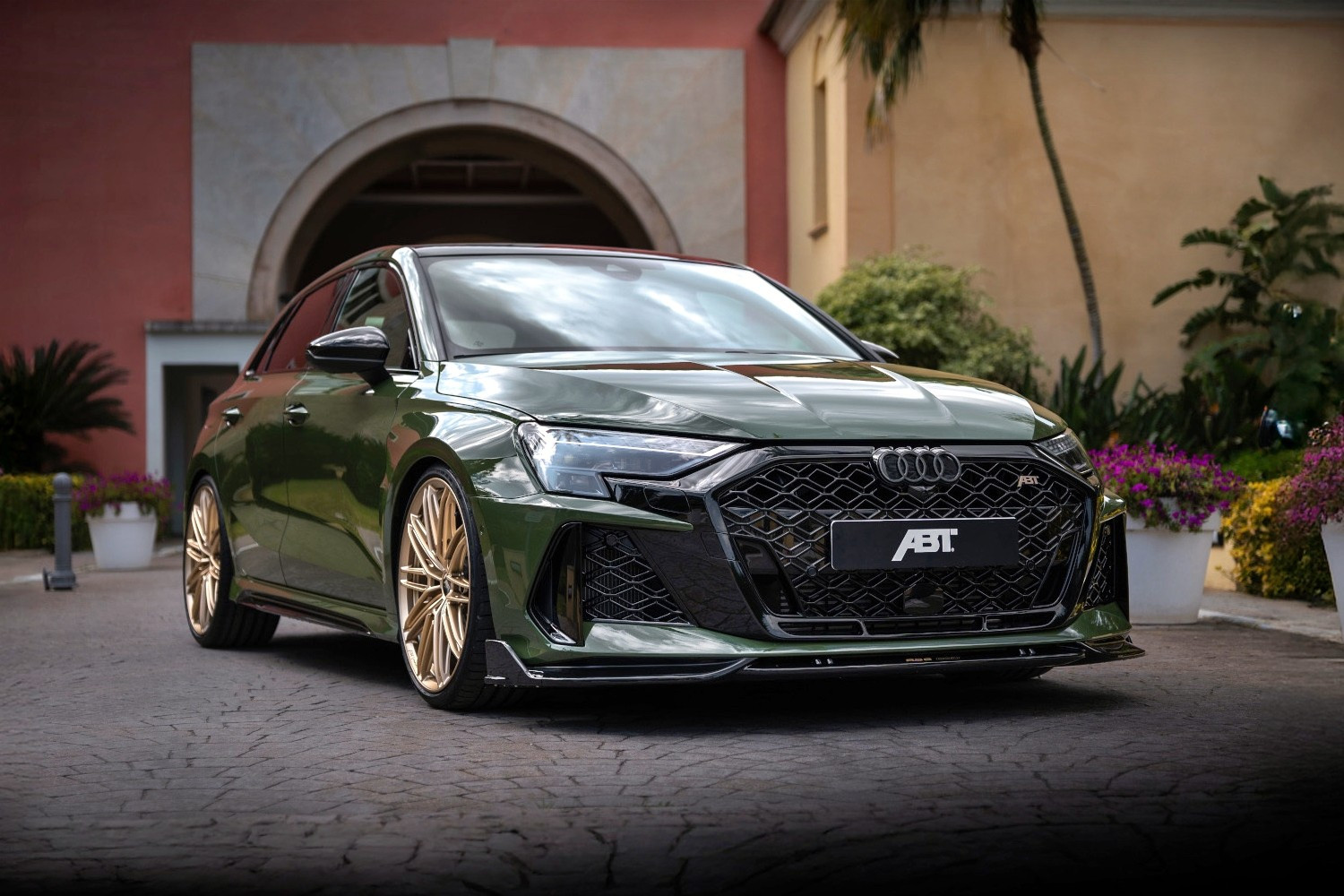 Abt RS3 630: очень горячий хэтчбек, созданный к юбилею легендарного тюнинг-ателье