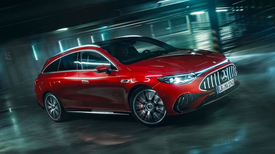 На фото: новый универсал Mercedes-AMG CLA 45 4Matic+