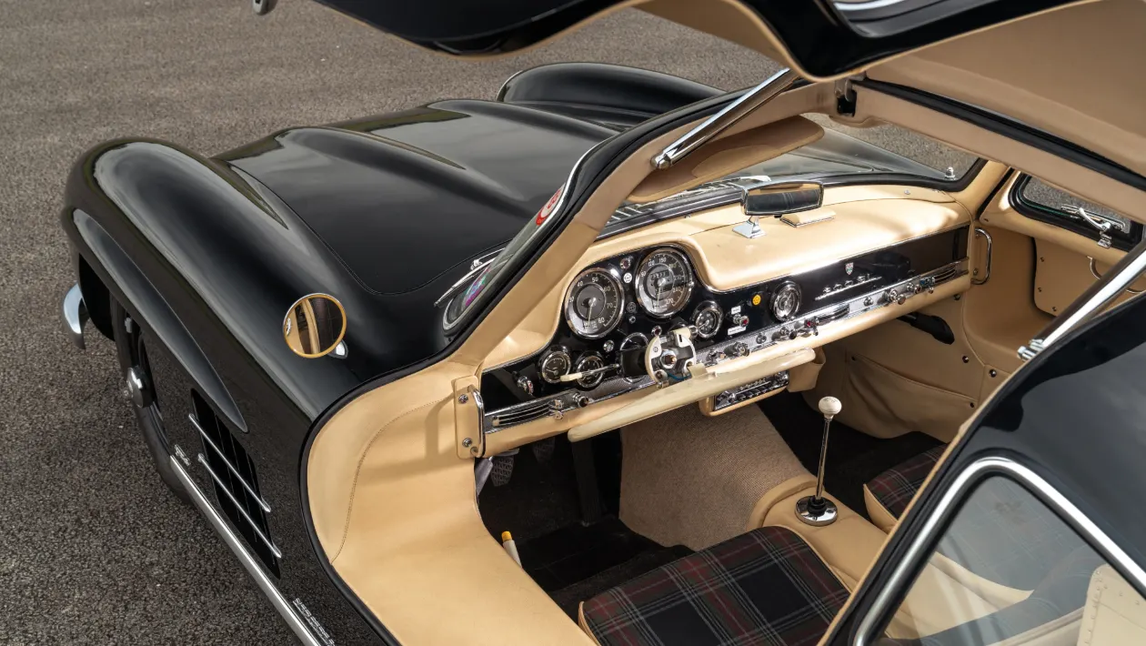 Mercedes-Benz 300 SL interior